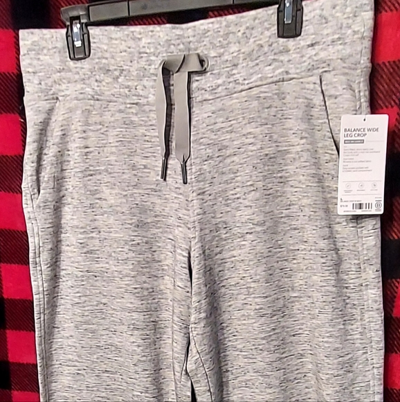 Athleta Pants - Athleta ladies cropped pant 👖